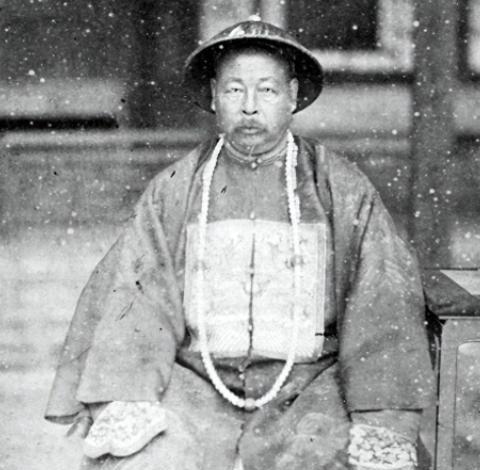 1875年，李鸿章说：新疆那不毛之地，不要就不要了！左宗棠怒道：166万平方公里