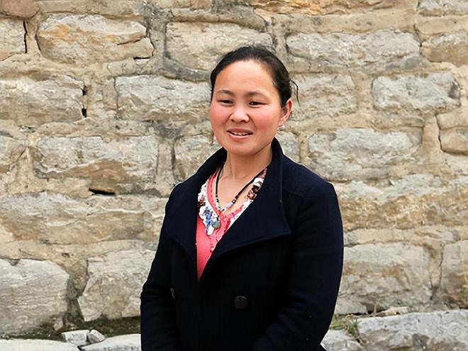 1994年，河南18岁女孩务工回家，被人贩子2700拐卖到深山给羊倌为妻，新婚夜