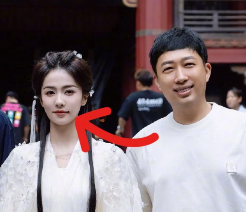 8月5日，于正说，白鹿最终选择原谅！凌晨四点给白鹿打电话的人，查到了！一个1