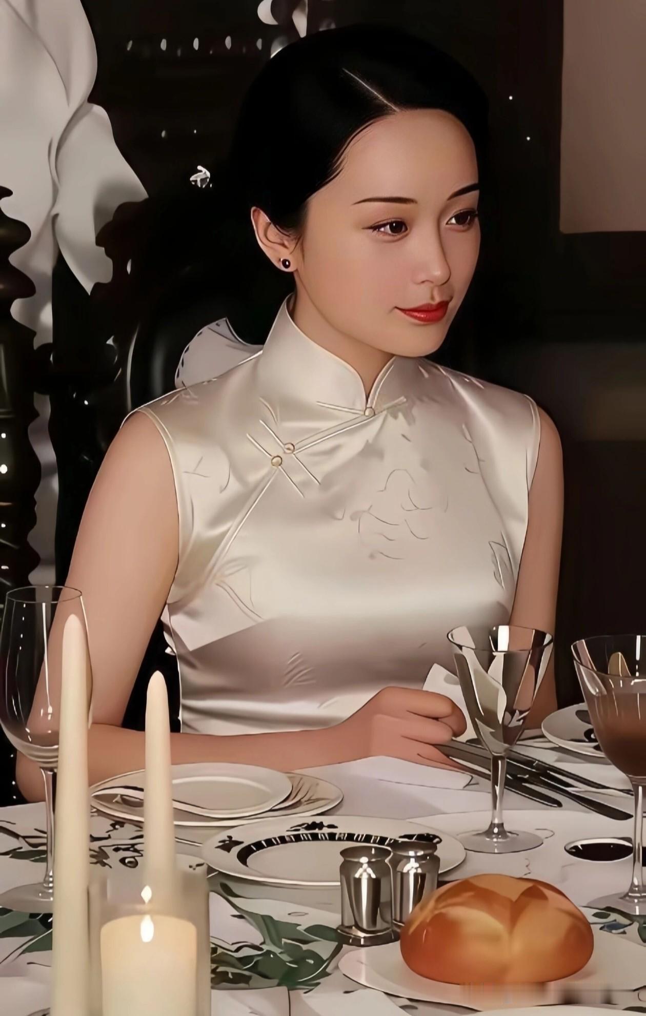 照片拍摄于1942年，张乐怡漂亮、雍容、淡定集于一身，难怪宋子文辜负初恋盛七