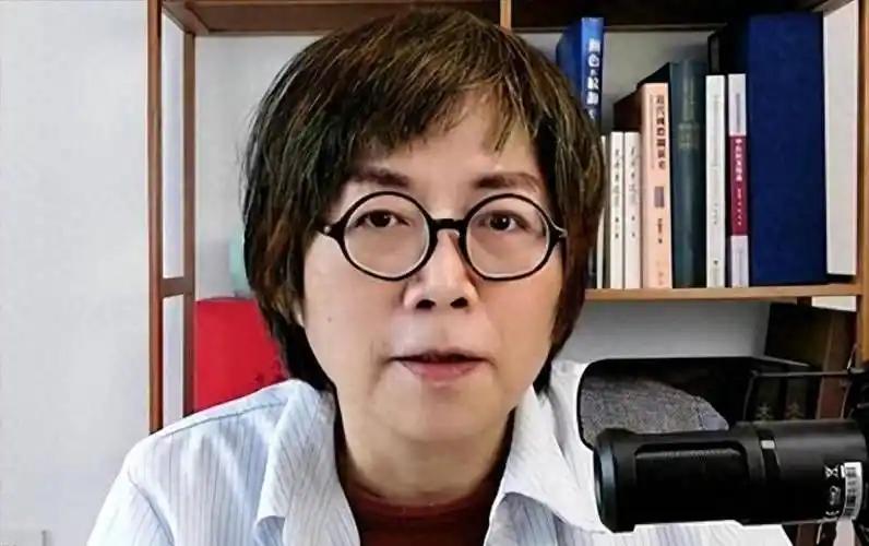 黄智贤语出惊人，不装了，在节目中坦言，"我也相信，很多支持台独的人，他内心是为台