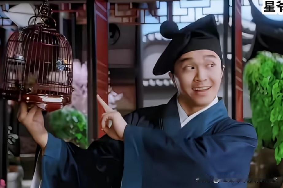 早年观看周星驰的电影时，我心中总有个疑问：这么帅气的演员，为何选择出演喜剧？在