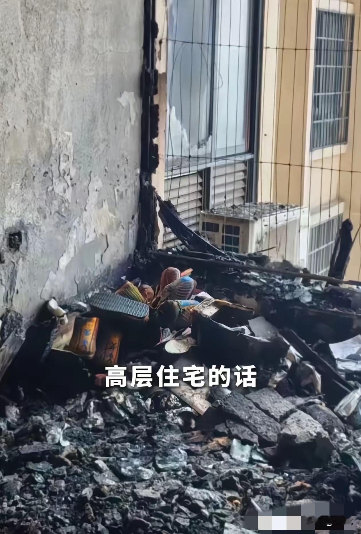 女子刚和丈夫吵完架，就因为丈夫说“你整天就知道唠叨，我上班多累啊”。“我每天