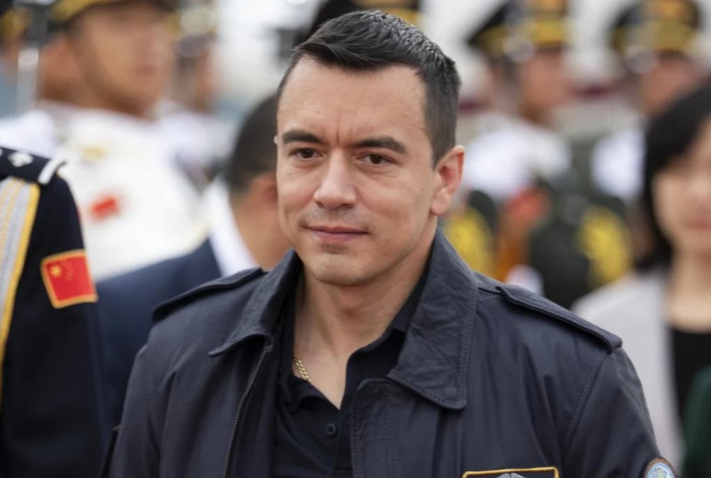 南美小国厄瓜多尔的总统诺沃亚，是特朗普的亲密伙伴，但这两天，他人在北京。因为白虾