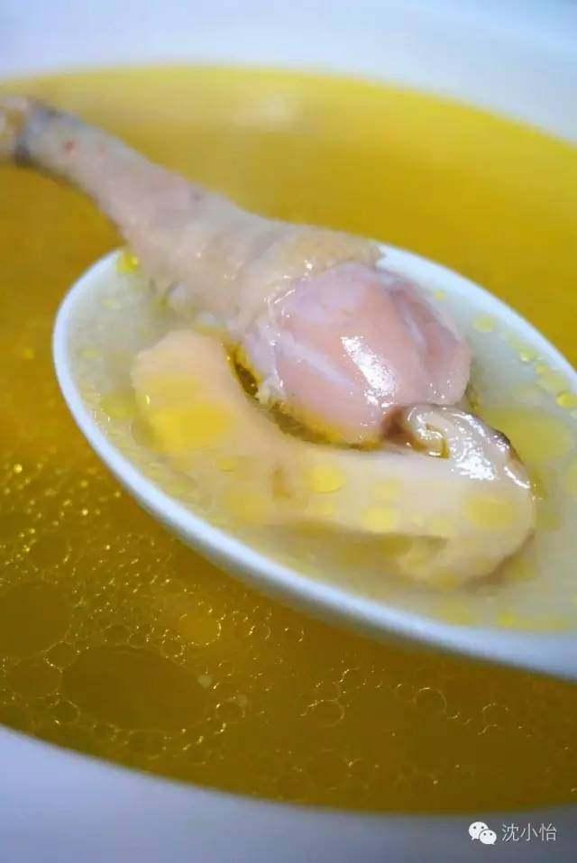 冬天就来一锅, 滋补身体的鲜松茸散养老母鸡汤!