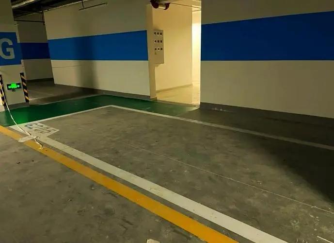 为啥地下车位突然没人买了？内行人一算账，看完你也懂了前几年新盘车位要抢号，现