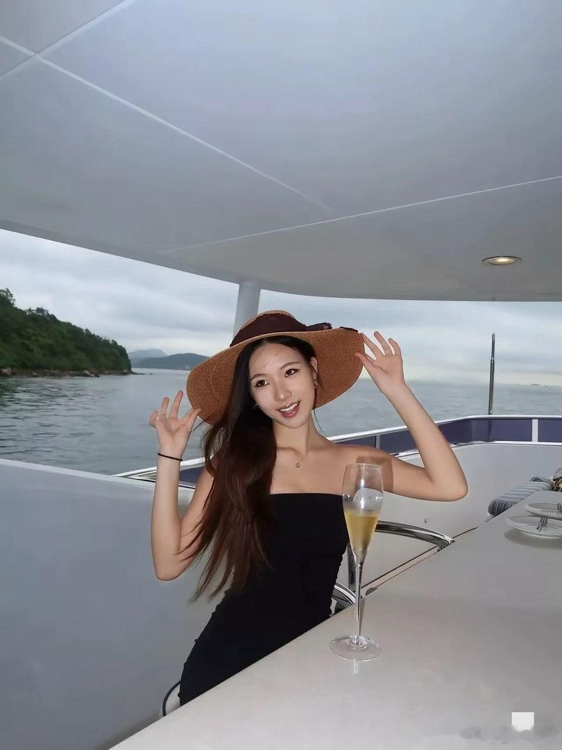 为什么小S的几个女儿，长得都很网红风，没有一点富家千金的气质。