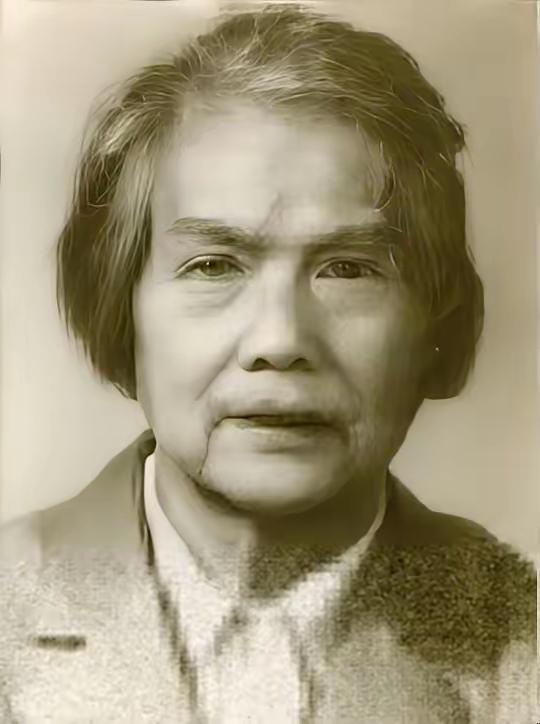 一张报纸，为她洗清二十四年冤屈1955年，我们党对叛徒彻查，当时负责照顾护