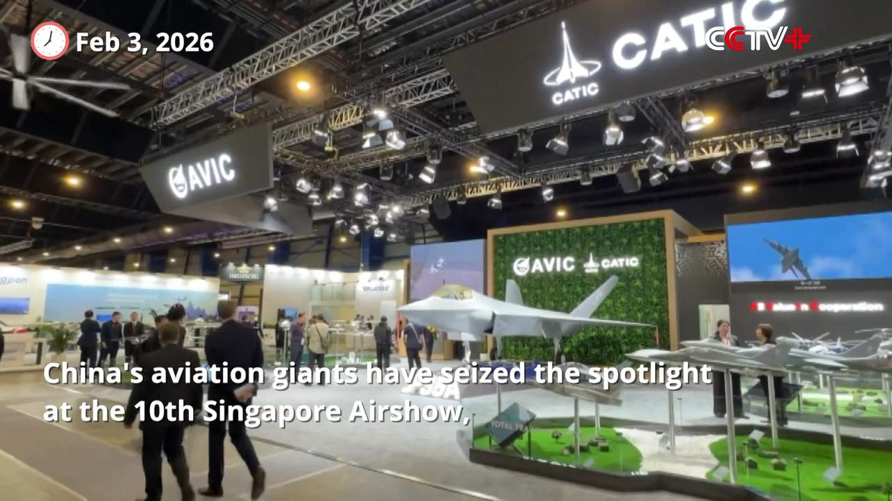 歼10热度依旧！中国战机天团亮相新加坡航展！两年一度的新加坡航展于2月3日盛大