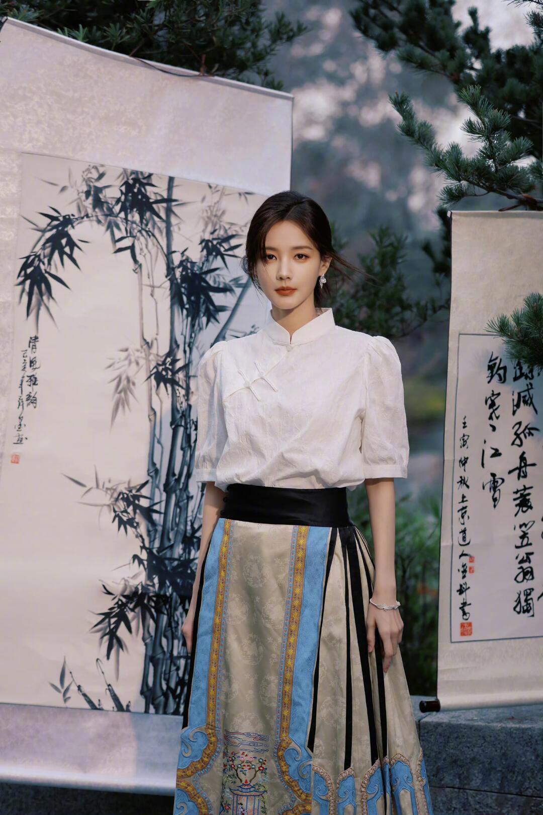 李一桐，江南风情下的马面裙装束​​​