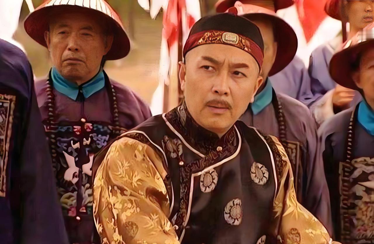雍正：以为你在吃土；大将军：皇上太惨了当西北大将军年羹尧骑着高头大马昂首阔步走