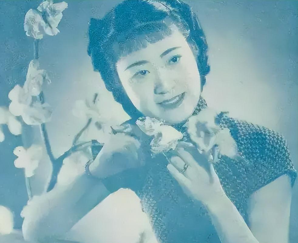 1926年，唐怡莹趁着丈夫溥杰不在家，和张学良在床上激烈正酣。多年后，张学良向溥