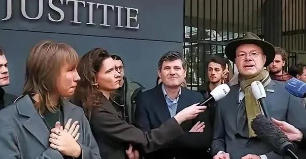 这一次，中国终于下定决心杀鸡给猴看了，而这只“鸡”，正是甘愿充当美国马前卒的荷兰