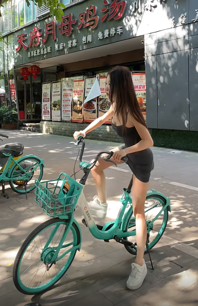 没人告诉你这车可以调低么[哭笑不得]