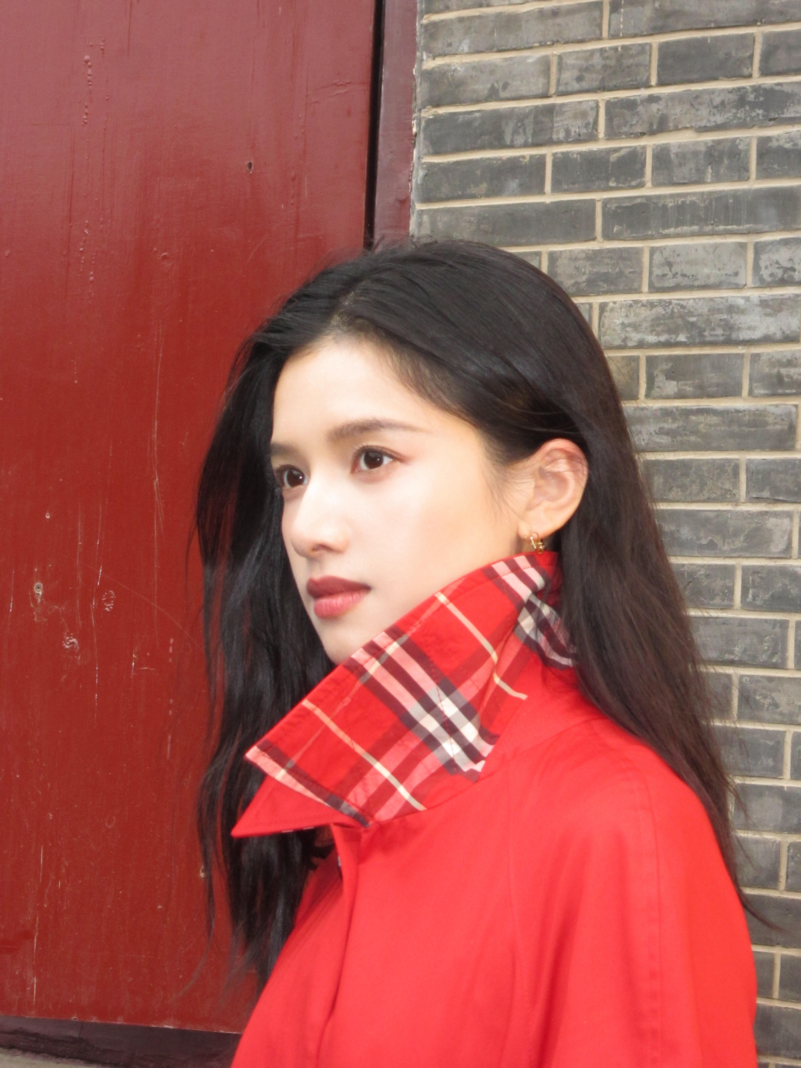 张婧仪Burberry中国新年大片花絮✨张婧仪