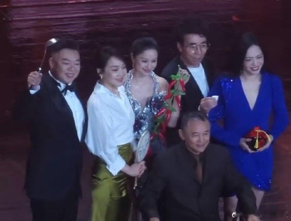 武林外传20周年了你还好吗二十年后再看他们同框，仿佛时间没有走远。每一个笑容都