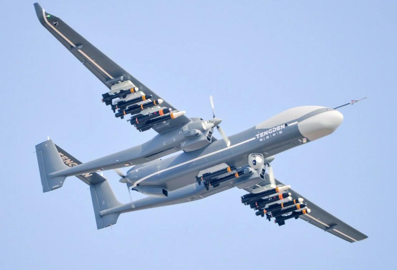 [呲牙笑]高清大图，《风雨飘摇的伪政权》——是无人机拍摄的台北市区照片，101大