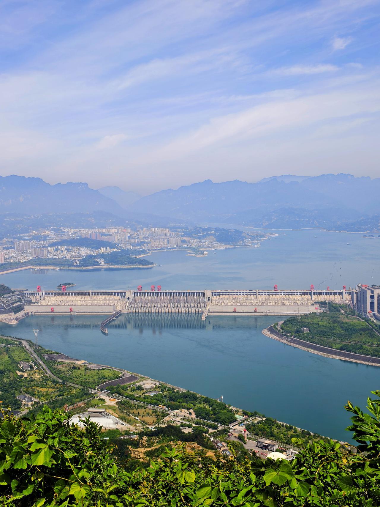 三峡大坝能加高吗？不少人建议三峡大坝再加高20米，使防洪、发电、航运的效益更加充