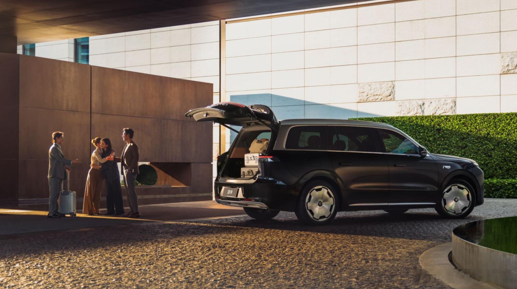 零跑D19上市：它是重新定义“旗舰标准”的破局者吗？近日，零跑用一款D19，向全