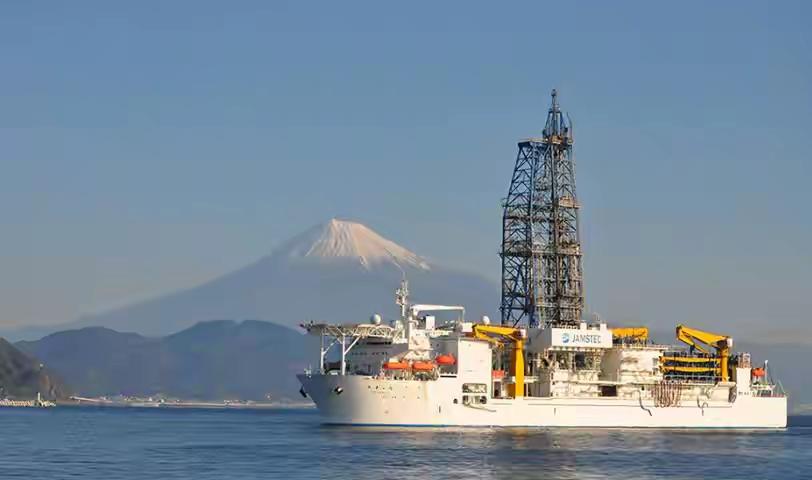 阿尔及利亚边境部署中国CHL-906北非紧张升温距摩洛哥边境约6千米电子战