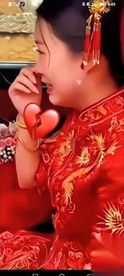 新娘拒下车？就因闺蜜一句话新郎问没钱还嫁吗，她竟说：“闺蜜说不行。”得，这婚