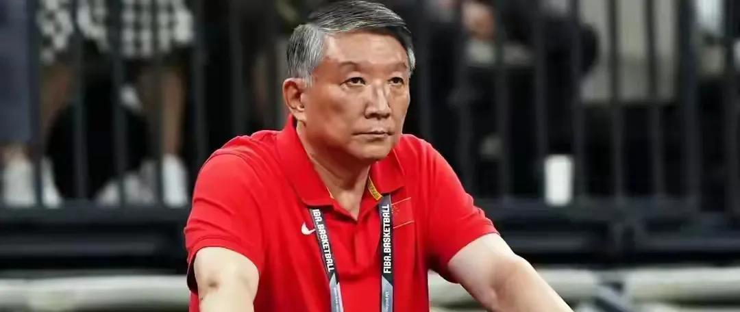 女篮亚洲杯，中国队5战4胜只取得季军，全国球迷都不满意。焦点出在新任主教练宫鲁鸣