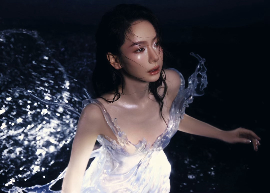 时尚芭莎红毯芭莎之夜出图芭莎之夜红毯氛围感拉满，艺人演绎超级玩家概念。戚薇3D打