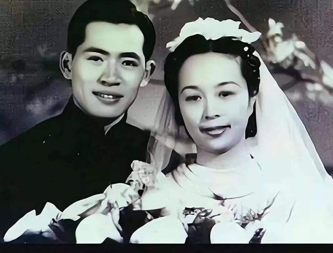 1906年，豪门名媛陆英十里红妆，风光大嫁，嫁妆装了整整10艘船。结婚16年她生