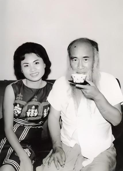 1963年，经过有关部门的特批，张大千女儿张心瑞，前往香港见父亲。对于这次见