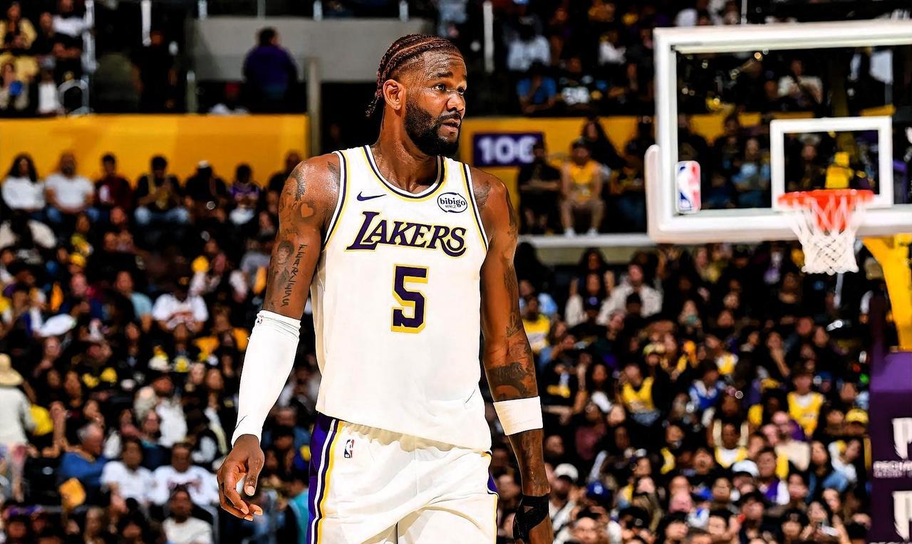 湖人遭遇重创，首发中锋艾顿将缺席明日的比赛，快船赢球的机会来了！今日湖人官方公