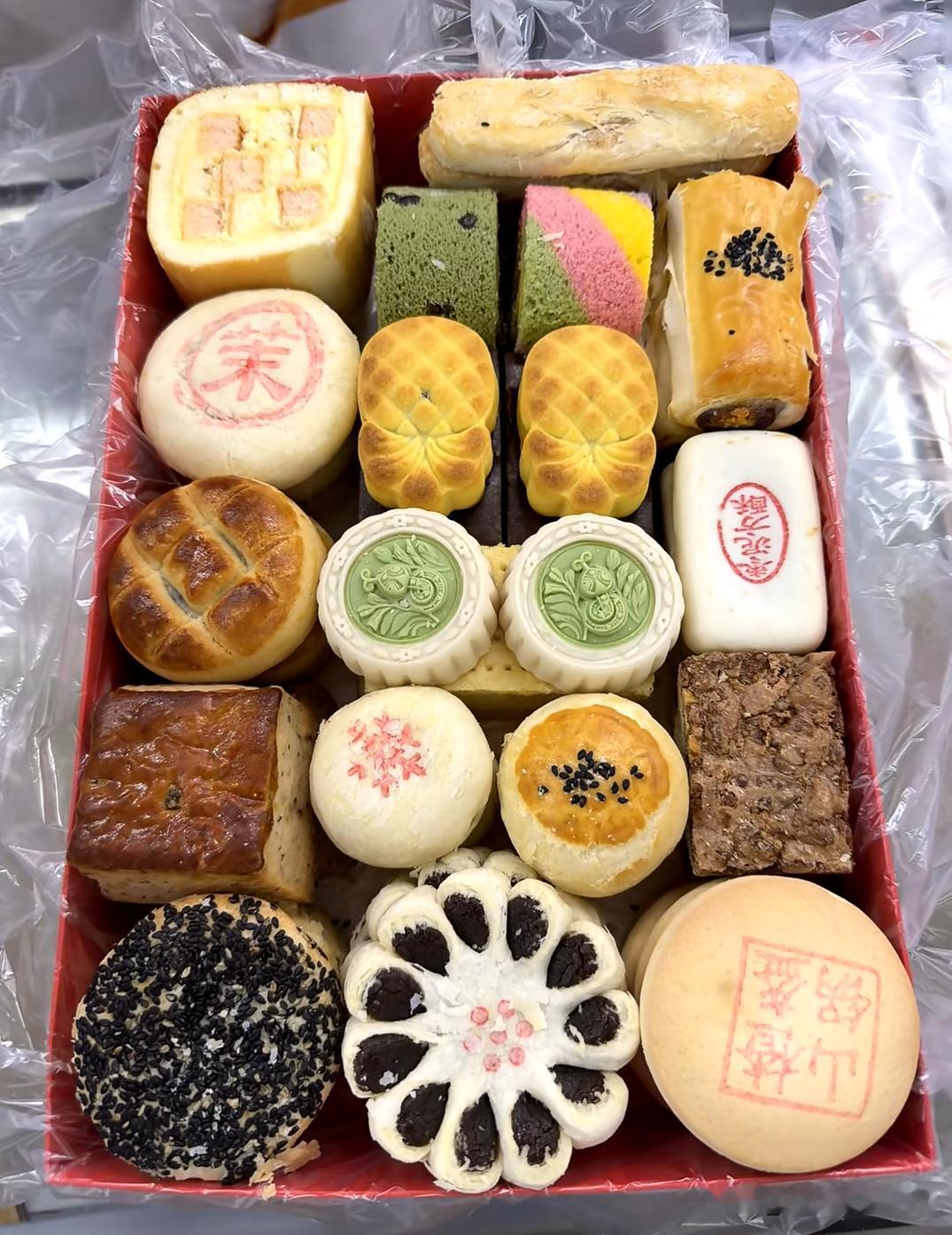 终于醒悟！现在的月饼，早已不是用来吃的都是套路！1.月饼成了“社交货币