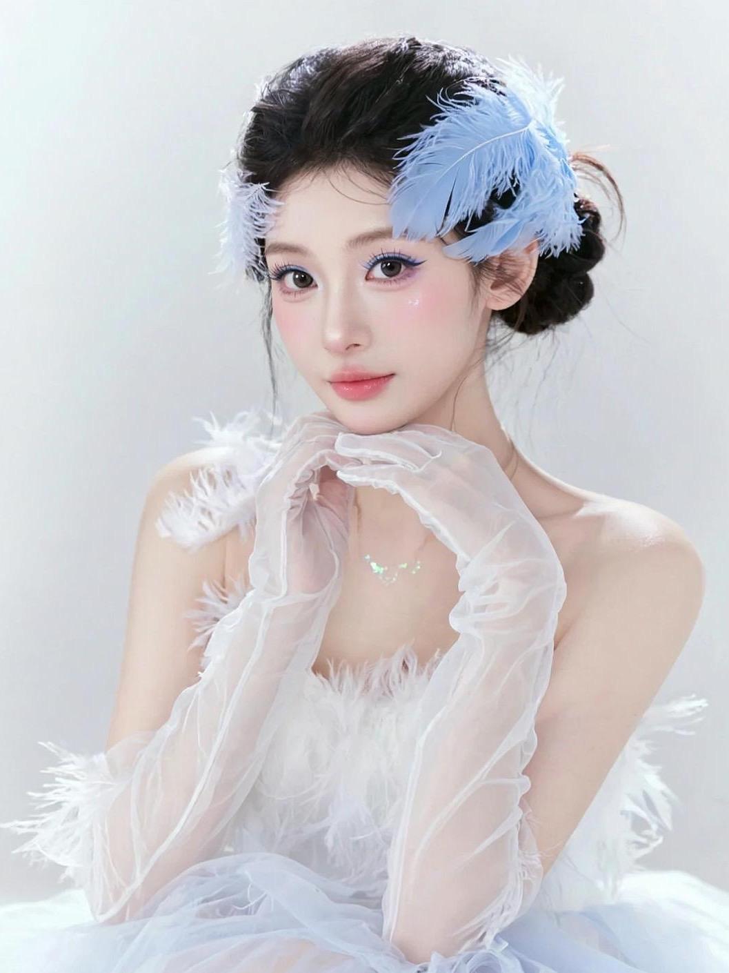 脸颊和脖间的细闪是心爱人的眼泪全新AI写真
