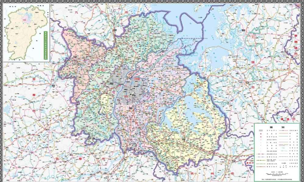 南昌，这座江西省的省会城市很有魅力。它面积达7402平方公里，人口525万。南昌