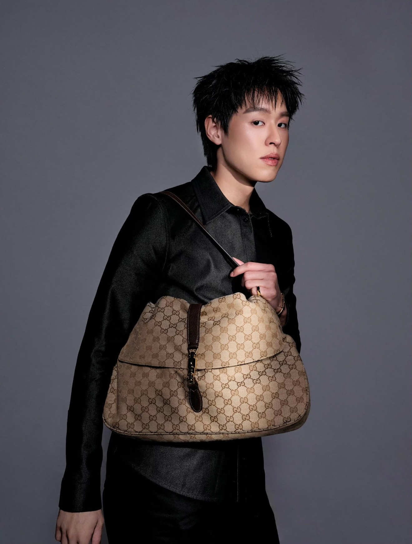 两位以后就都是GUCCI大家族的一员啦[比心]​​​
