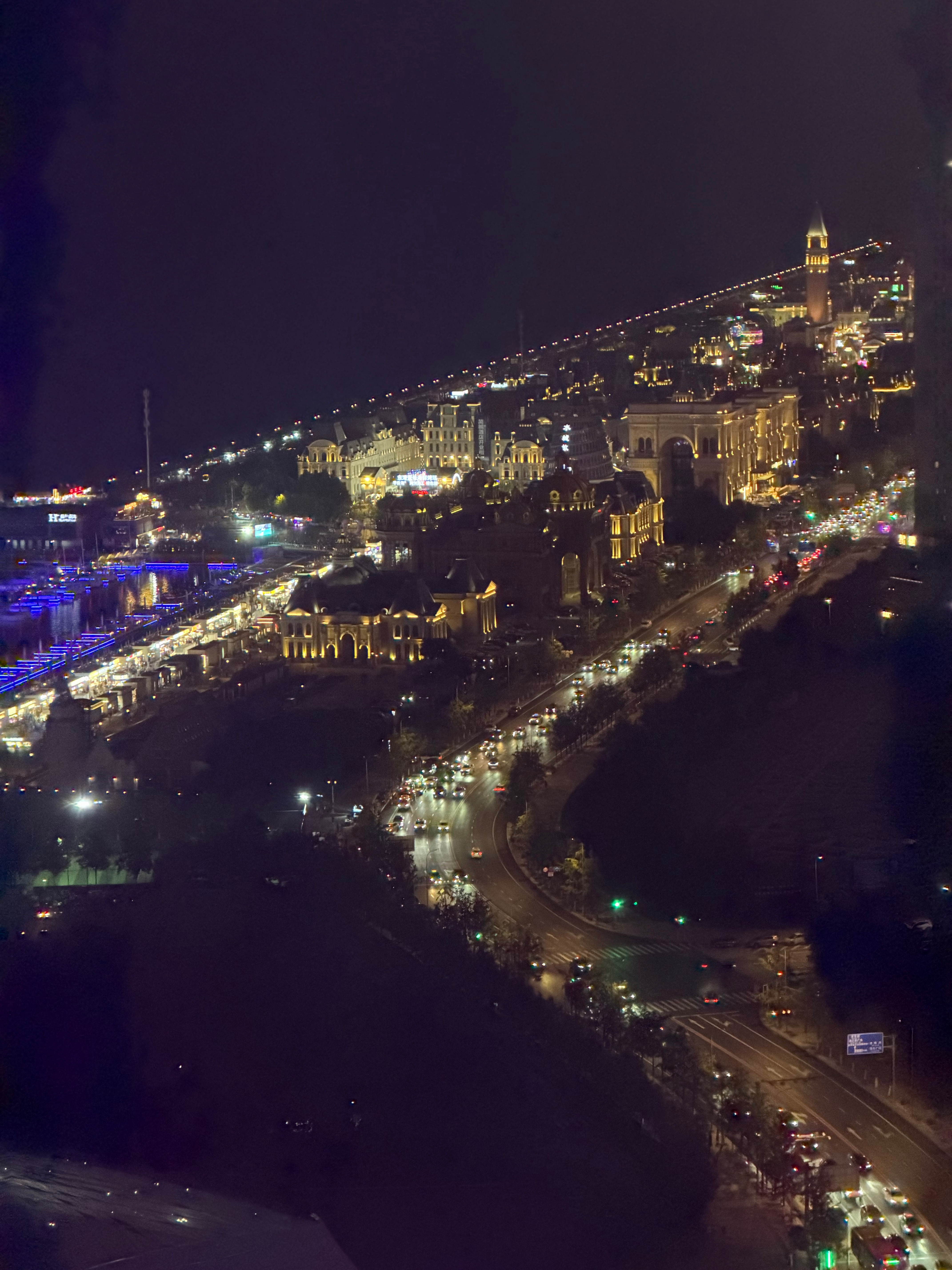 大连东港此刻的夜景！大连·大连万达希尔顿酒店(港浦路)