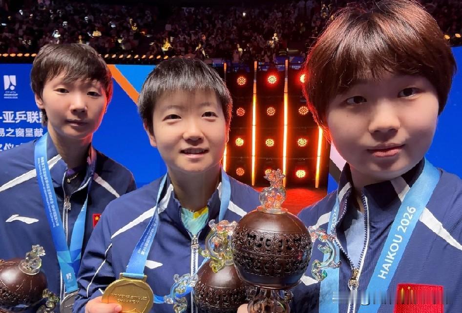 实事求是的说，最近一个阶段有很多球迷看到在亚洲杯的赛场上拿到季军，并且能和孙颖莎