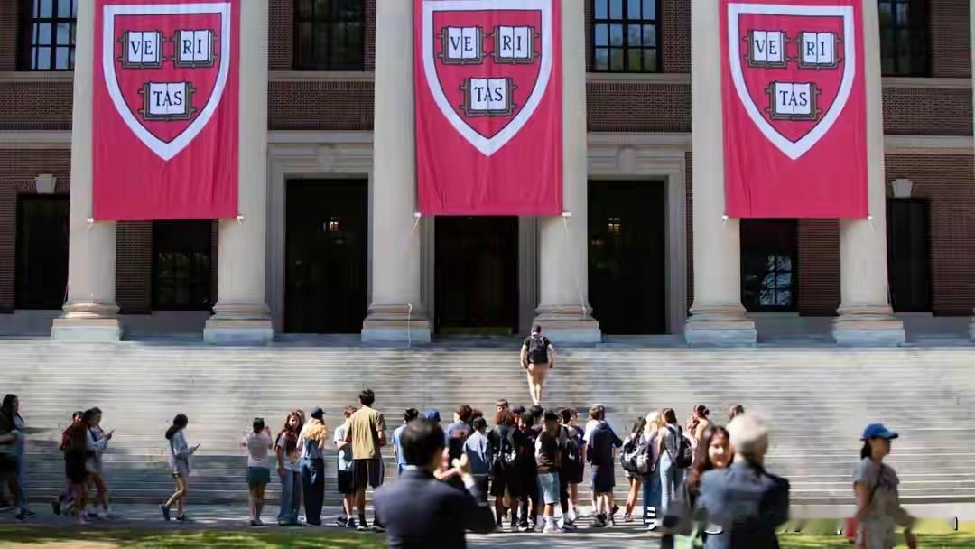 日本公布新战略：未来5年砸钱送3万科学家海外深造