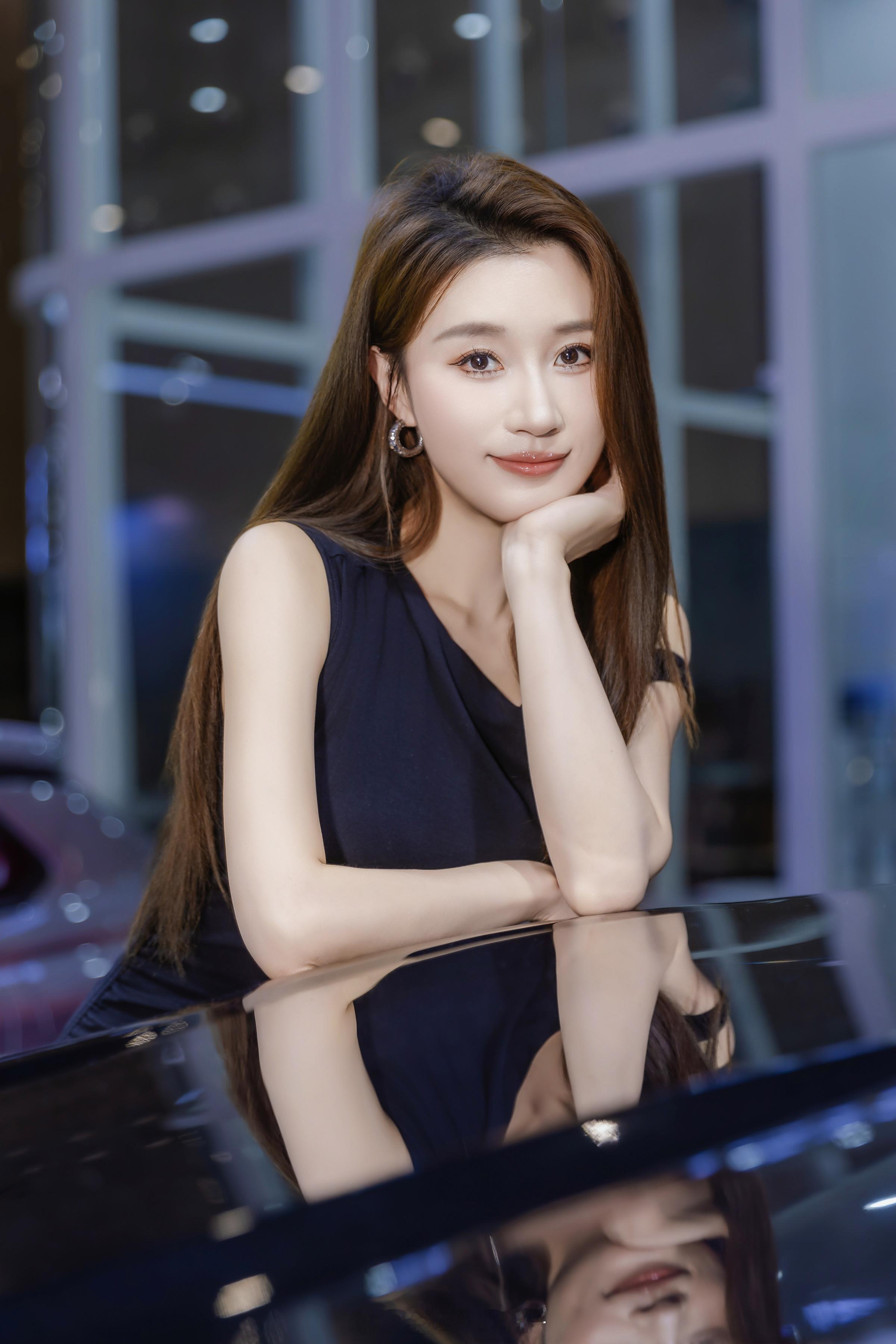 广州约拍宅男女神嘉琦广州车展佛山车展美女如云车模抄送人像写真