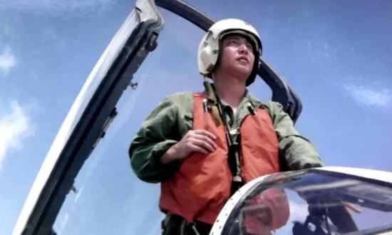 南海风云再起，本质是域外势力的霸权野心与挑衅闹剧。从3月菲律宾接连派侦察机、舰船