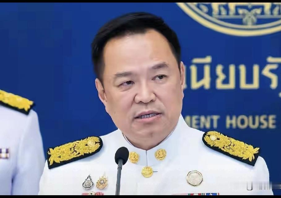 核心矛盾：阿努廷持续施压，洪森在对抗中处于战、辩双输的绝对劣势。阿努廷步步紧