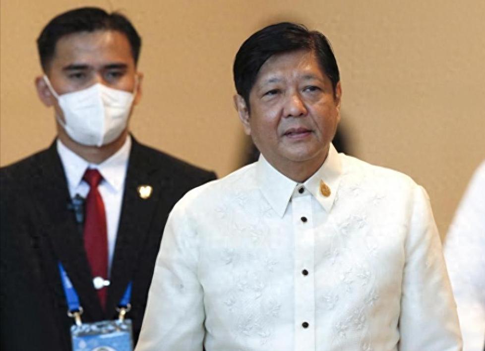 马科斯贪腐250亿曝光，密密麻麻的行李箱塞满现金，送往亲戚家中近期引发热议的