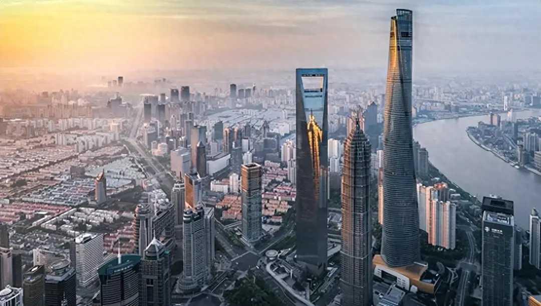 2025年《财富》世界500强榜单公布，中美两国霸榜。这500家企业利润总和达2
