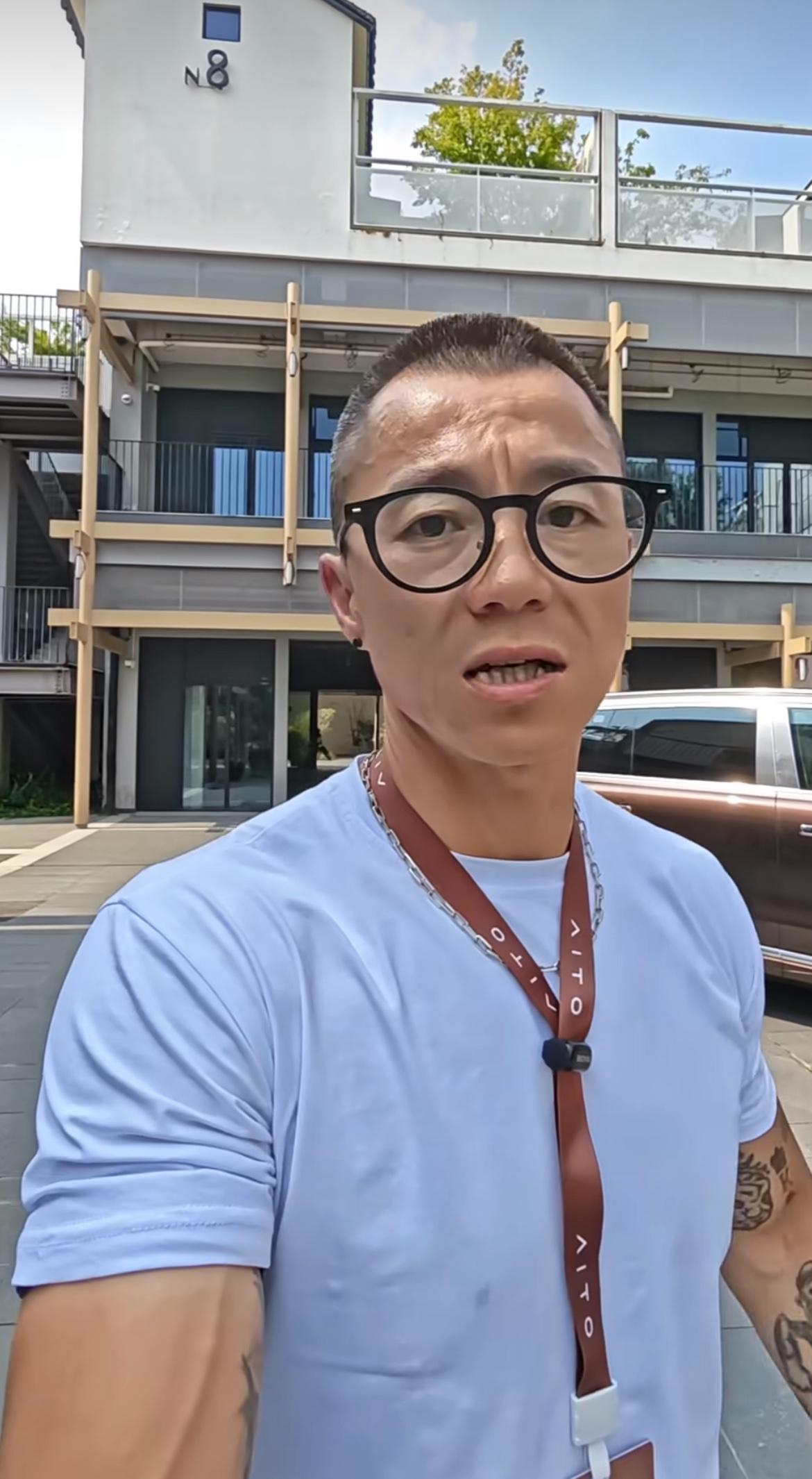 陈震这次去上海出差奔的是华为问界，可以说是国内新能源的天花板了，我认为陈震应该买