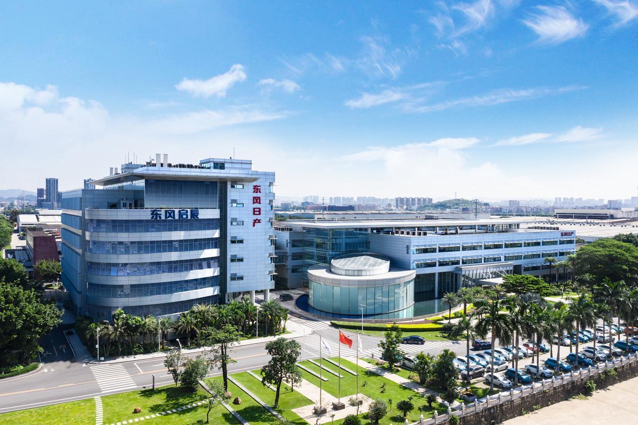 东风日产26年剑指百万辆日前，东风日产发布2026年销量目标100万辆。202