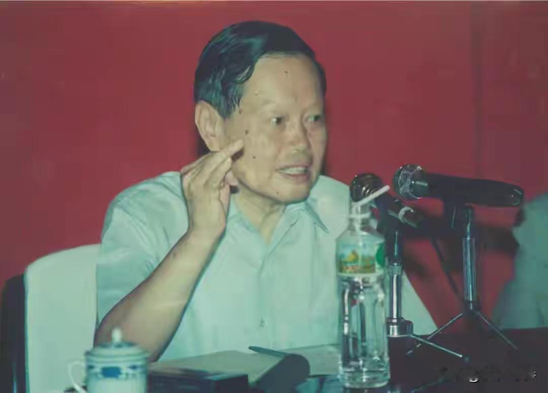 杨振宁的去世细节，令人泪目。本来上午10点半状态还挺好，可一个小时后，又不行了。