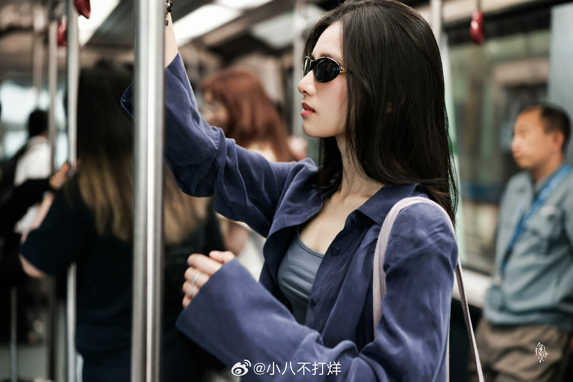 张婧仪站姐拍的张婧仪张婧仪出发路透老天奶这个真的美翻天了😖随便一站就出片