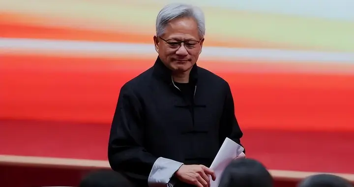 黄仁勋：美籍华人身份认同引发中美科技博弈