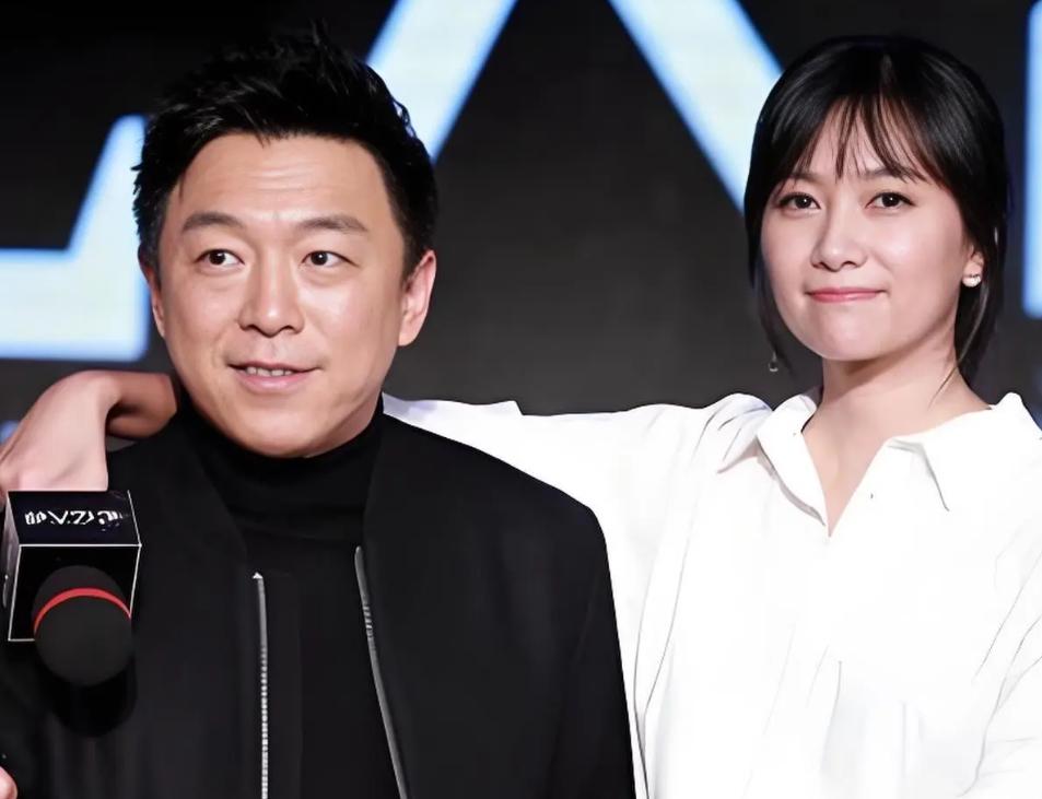 那年，黄渤还在舞厅跑场子，一个月15000元收入，有一天，高虎打电话对他说：“我