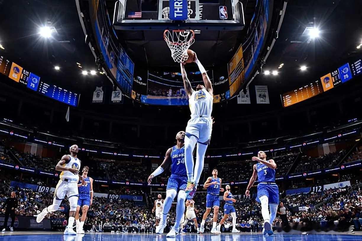 真的莫名其妙，勇士表现最好的角色球员就是威尔-理查德了吧。在场上不瞎打，能做好防