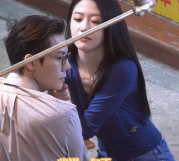 陈伟霆也真的绝，跟什么年龄段的都能搭，跟比自己小了快20的向涵之搭戏一点也不违和